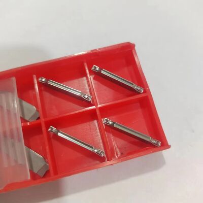 ซื้อ เม็ดมีดทังสเตนคาร์ไบด์เคลือบผิวทนต่อการโค้งงอ 14.4 G/CM3 สำหรับการตัดเฉือนสแตนเลส online manufacture